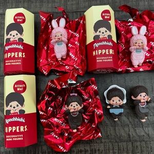 💯 Authentic Set of Monchhichi Hippers.
